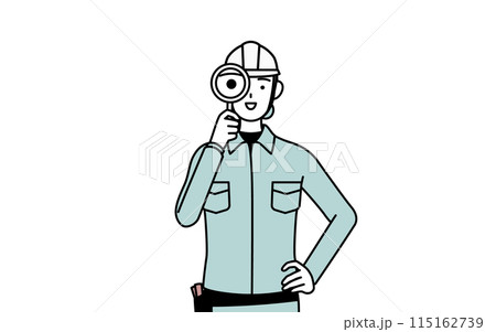 虫メガネをのぞくヘルメットと作業着姿の女性技師 115162739