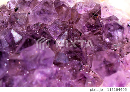 紫水晶 パワーストーン クローズアップ 紫水晶 パワーストーン クローズアップ 115164496