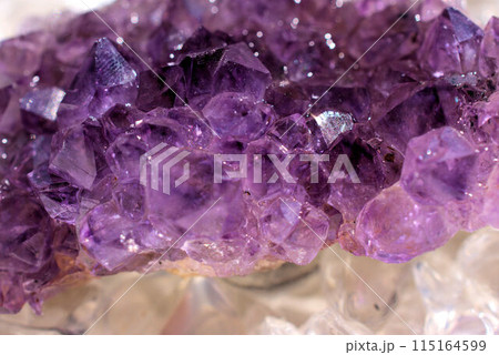 紫水晶　パワーストーン　クローズアップ 115164599