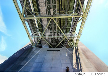 全長3,911 m・中央支間1,991 m!! 完成時は世界最長の吊橋… パールブリッジこと【明】 全長3,911 m・中央支間1,991 m!! 完成時は世界最長の吊橋… パールブリッジこと【明】 115172043