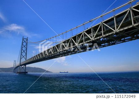 全長3,911 m・中央支間1,991 m!! 完成時は世界最長の吊橋… パールブリッジこと【明】 全長3,911 m・中央支間1,991 m!! 完成時は世界最長の吊橋… パールブリッジこと【明】 115172049