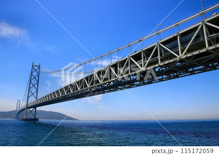 全長3,911 m・中央支間1,991 m!! 完成時は世界最長の吊橋… パールブリッジこと【明】 全長3,911 m・中央支間1,991 m!! 完成時は世界最長の吊橋… パールブリッジこと【明】 115172059