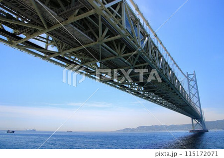 全長3,911 m・中央支間1,991 m!! 完成時は世界最長の吊橋… パールブリッジこと【明】 全長3,911 m・中央支間1,991 m!! 完成時は世界最長の吊橋… パールブリッジこと【明】 115172071