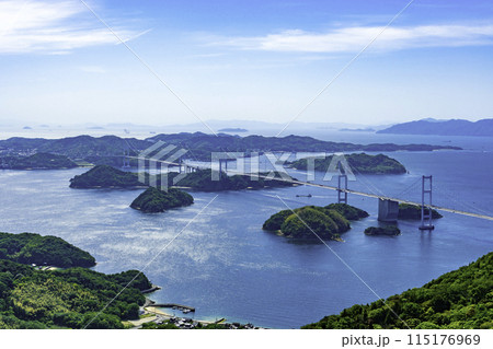 伊予大島　亀老山展望公園からの来島海峡大橋　愛媛県今治市 115176969