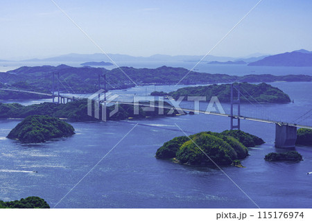 伊予大島 亀老山展望公園からの来島海峡大橋 愛媛県今治市 伊予大島 亀老山展望公園からの来島海峡大橋 愛媛県今治市 115176974