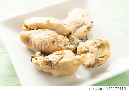美味しい燻製のカキ 115177316