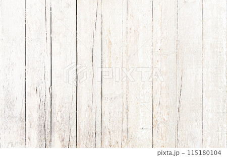 白茶色の木目のあるニスが剥がれ古びた板壁の表面の横長の背景画像 115180104