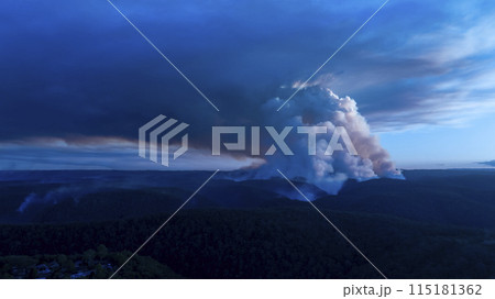 Controlled hazard reduction burning of trees and bushland in the Blue Mountains 115181362