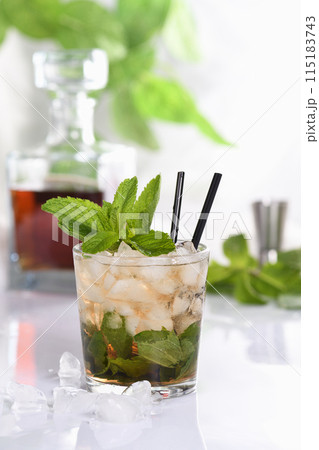 Refreshing mint julep cocktail 115183743