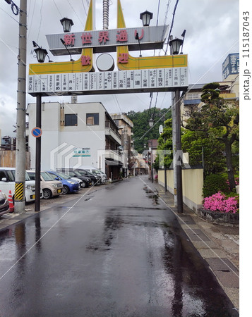 長野県千曲市　雨上がりの 戸倉上山田温泉4 115187043