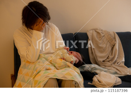 育児ストレスイメージ　 115187396