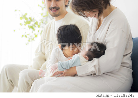 赤ちゃんとファミリー 赤ちゃんとファミリー 115188245