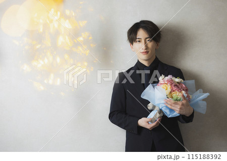 黒いスーツの男性 黒いスーツの男性 115188392