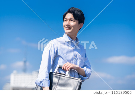 川越市鯉のぼりのある大正ロマン通り 115189506