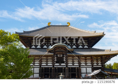 奈良の世界遺産、東大寺の金堂、大仏殿 115190876