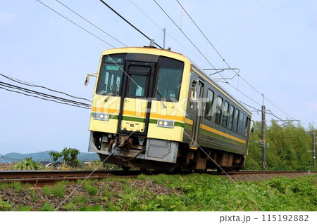 【JR西日本】キハ120形（山陰本線：荘原〜直江） 115192882