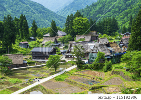 富山県 五箇山 相倉合掌造り集落 相倉展望台からの風景 世界遺産 富山県 五箇山 相倉合掌造り集落 相倉展望台からの風景 世界遺産 115192906