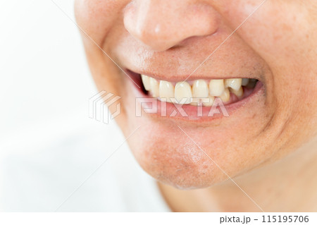 ミドル男性 オーラルケア ミドル男性 オーラルケア 115195706