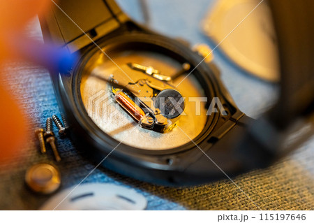 腕時計の電池交換 115197646