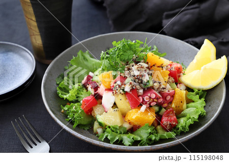 たことフルーツとキヌアの爽やか夏のセビーチェ　マリネサラダ 115198048