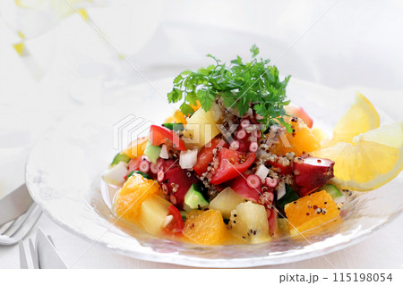 たことフルーツとキヌアの爽やか夏のセビーチェ　マリネサラダ 115198054