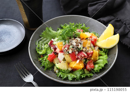 たことフルーツとキヌアの爽やか夏のセビーチェ　マリネサラダ 115198055