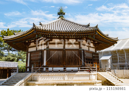 快晴の奈良、世界遺産・国宝の法隆寺の東院伽藍にある夢殿 快晴の奈良、世界遺産・国宝の法隆寺の東院伽藍にある夢殿 115198981