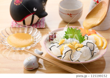 鯨のオバキ（ 尾羽毛 ）和歌山県太地町産 くじらの尾の皮の部分で羽の様な形をしているのがこの名の由来 115199152