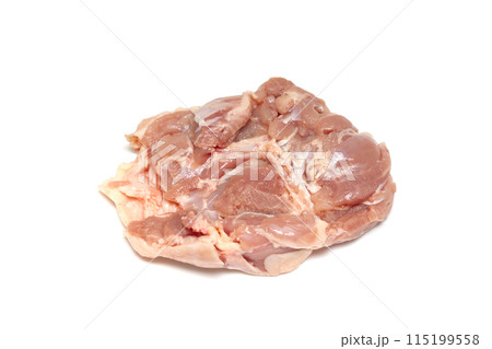 未調理の若鶏もも肉ブロック、越の鶏【白背景・切り抜き】 115199558