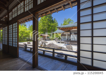 高野山金剛峯寺 別殿から見える蟠龍庭 高野山金剛峯寺 別殿から見える蟠龍庭 115200045