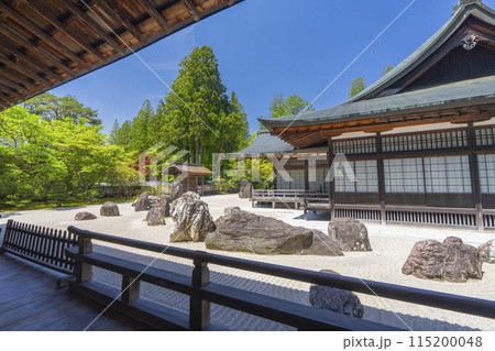 高野山金剛峯寺 別殿から見える蟠龍庭 高野山金剛峯寺 別殿から見える蟠龍庭 115200048