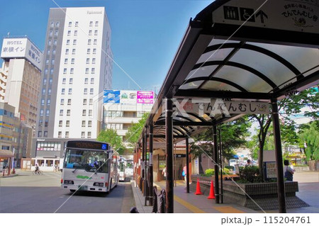 路線バス　盛岡駅の循環バス でんでんむし号の乗り場 115204761