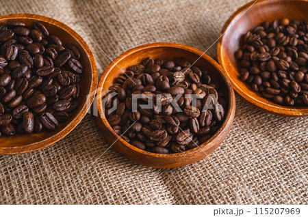 コーヒー豆 115207969