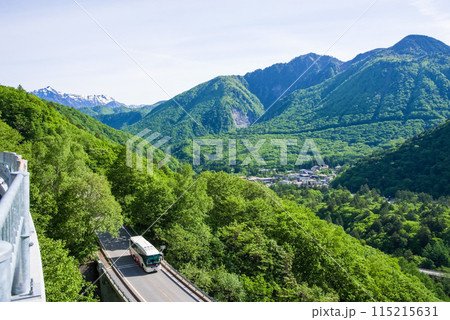 【新緑の中の平湯温泉】R158平湯トンネル東出口付近の平湯峠・笠見橋からの眺望 【新緑の中の平湯温泉】R158平湯トンネル東出口付近の平湯峠・笠見橋からの眺望 115215631