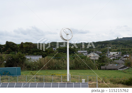 長崎県の五島列島に設置された風力発電機 長崎県の五島列島に設置された風力発電機 115215762