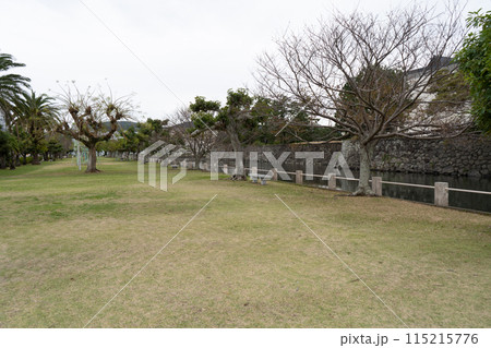 長崎県五島市の福江城の外濠公園の風景 長崎県五島市の福江城の外濠公園の風景 115215776