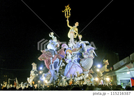 スペイン　バレンシアの火祭り　ユネスコの無形文化遺産 115216387