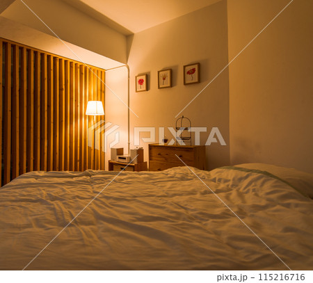 ベッドルーム 115216716