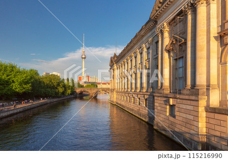 Embankment of the Spree River and Berlin Museum Island at sunset. Germany. 115216990
