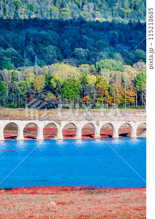 北海道 秋のタウシュベツ川橋梁 ~タウシュベツ展望台から~ 北海道 秋のタウシュベツ川橋梁 ~タウシュベツ展望台から~ 115218685