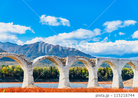 北海道 秋のタウシュベツ川橋梁 北海道 秋のタウシュベツ川橋梁 115218744