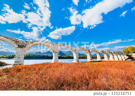 北海道 秋のタウシュベツ川橋梁 北海道 秋のタウシュベツ川橋梁 115218751