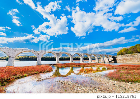 北海道 秋のタウシュベツ川橋梁 北海道 秋のタウシュベツ川橋梁 115218763