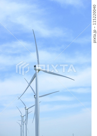 風力発電と青空 風力発電と青空 115220040