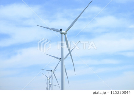 風力発電と青空 風力発電と青空 115220044