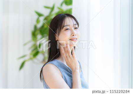 若い女性の美容イメージ 若い女性の美容イメージ 115220284