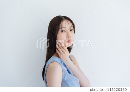 若い女性の美容イメージ 若い女性の美容イメージ 115220380