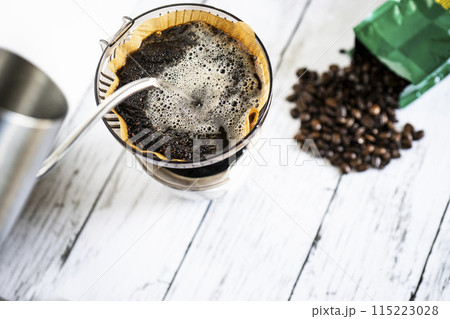 淹れたてのコーヒー 115223028