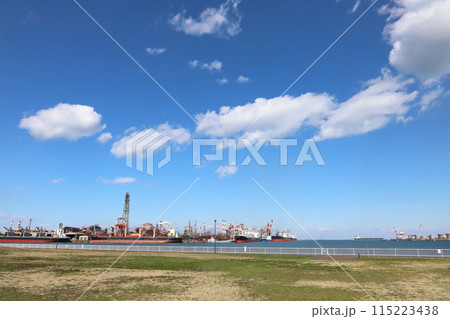 茨城 神栖 鹿島臨海工業地帯 平成物産パーク港公園から見る風景 茨城 神栖 鹿島臨海工業地帯 平成物産パーク港公園から見る風景 115223438