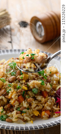 納豆チャーハン　（ 納豆の香ばしさが楽しめるアレンジ炒飯 ） 115226229